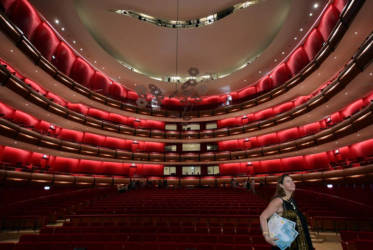Vista del interior de la nueva ópera nacional de Atenas