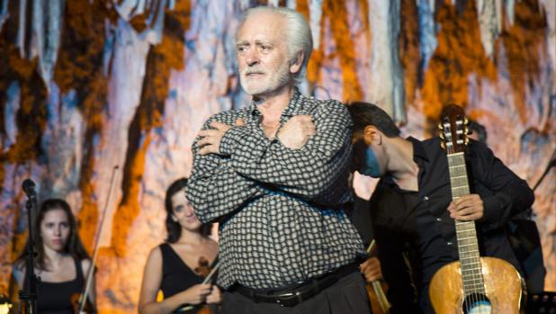 Manolo Sanlúcar planea reaparecer tres años después con un concierto en Barcelona