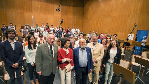 Penderecki con Paloma O'Shea y Péter Csaba