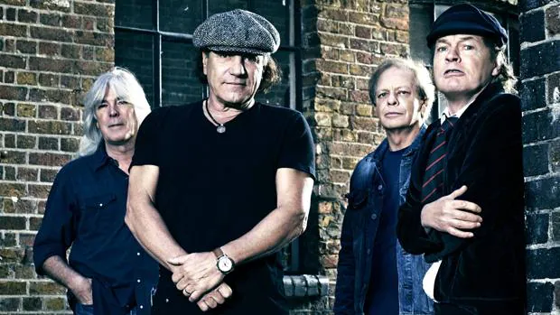 Los miembros de AC/DC con Cliff Williams a la izquierda
