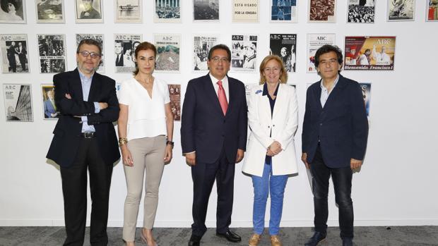 El jurado de los premios Ignacio Camacho, Carmen Posadas, Antonio Pulido, Catalina Luca de Tena y Arcadi Espada.