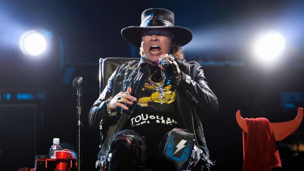 El líder de Guns N' Roses, Axl Rose, durante un concierto