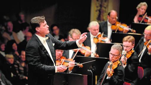 Christian Thielemann dirigiendo a la Staatskapelle Dresden