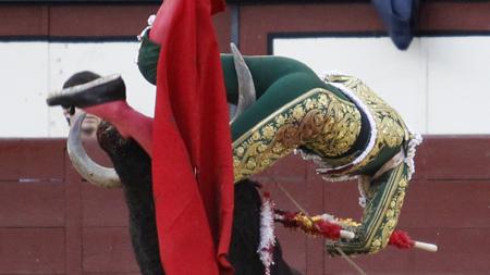 Volteretón de Román el último toro