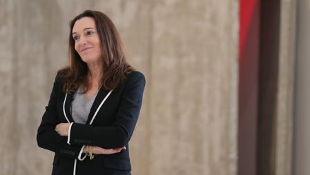 Cristina Iglesias, autora de las puertas del edificio de Moneo en el Prado