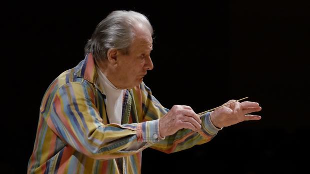 Sir Neville Marriner, durante un ensayo el pasado año en el Auditorio Nacional