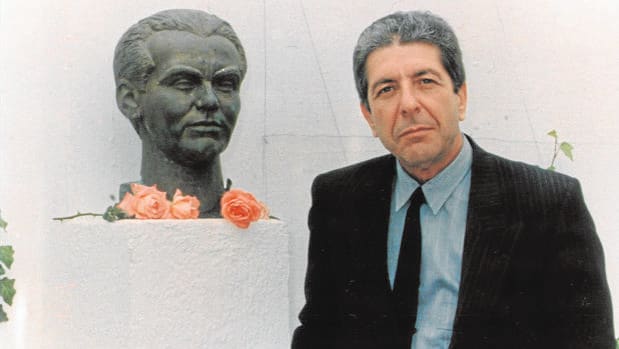 En 1986, Leonard Cohen viajó a Granada para grabar el videoclip de «Take This Waltz» y visitó la casa de Fuente Vaqueros