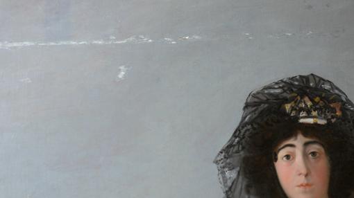 Uno de los propietarios dobló el lienzo. Una raya horizontal atraviesa toda la superficie de la tela