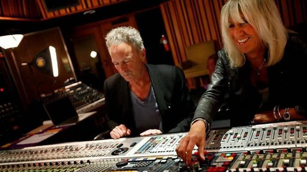 Lindsey Buckingham y Christine McVie en el estudio de grabación