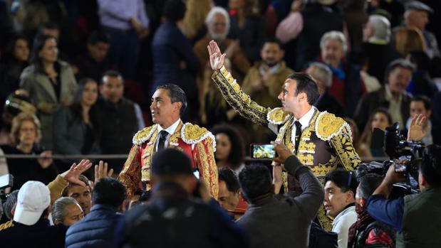 Eulalio López «Zotoluco» y Enrique Ponce salieron a hombros de la Plaza de Toros México en Ciudad de México