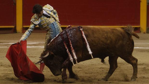 Derechazo de Sebastián Castella