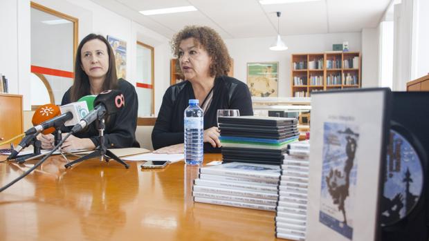 Remedios Palma y Eva Tubío, tras la firma del acuerdo