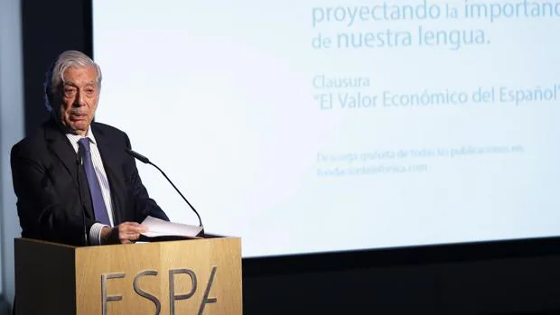 Mario Vargas Llosa, en el acto de clausura sobre el valor económico del español