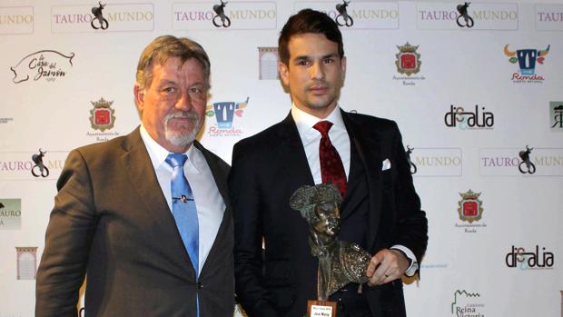 José María Manzanares y Gabriel Fernández, durante la entrega de premios