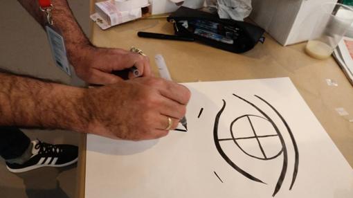 Javier Conde, dibujando