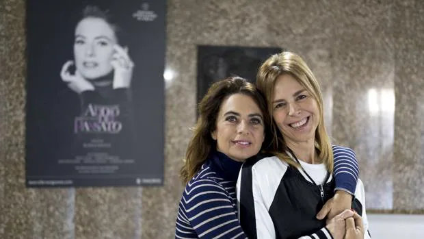 Lola Baldrich y Blanca Oteyza, en el teatro Fernán Gómez
