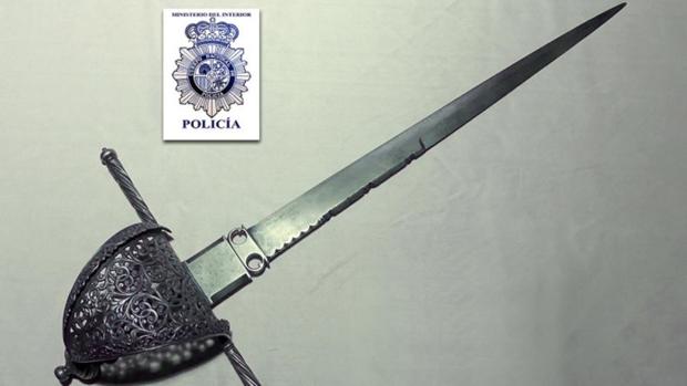 La daga de Cervantes, recuperada por la Policía