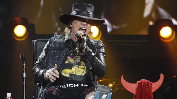 Axl Rose, en un momento del concierto de AC/DC en Sevilla