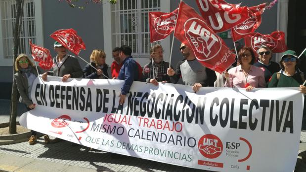 Los trabajadores de la Biblioteca se han manifestado durante tres días