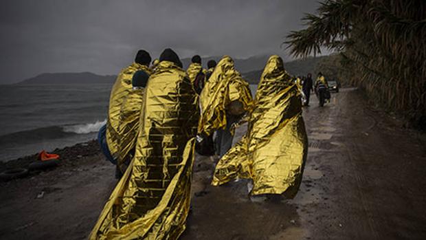 Refugiados en la isla de Lesbos (2015). Fotografía de Santi Palacios que se expuso en «#Sin filtros»