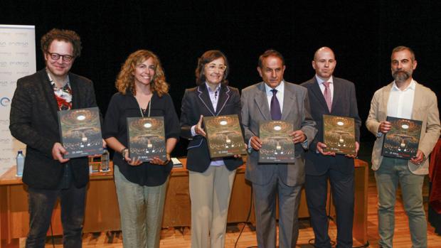 Axelrod, Ojeda, Aguilar, Pascual, Vayón y Garde en la presentación en el Maestranza