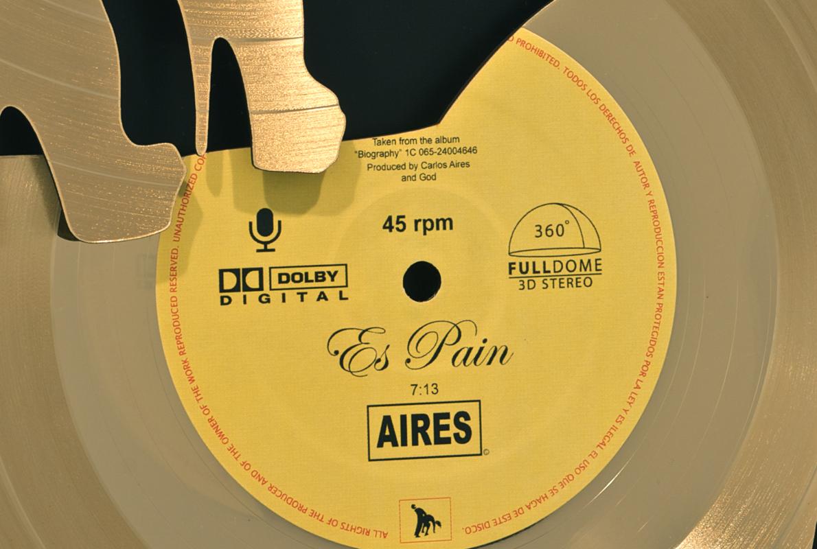 Detalle de uno de los vinilos de la serie «Es Pain», de Carlos Aires