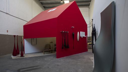 La «casa roja», centro del taller