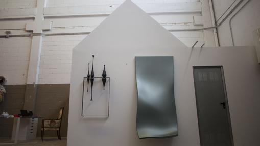 Detalle de «la casa blanca», en el estudio del artista