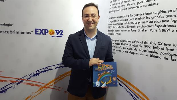 Antonio Puente Mayor el día de la presentación del libro en el Pabellón de la Navegación