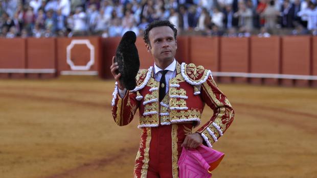 Antonio Ferrera, durante su faena en la Feria de Abril