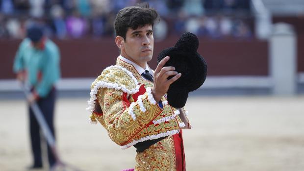 López Simón rompe con Julián Guerra