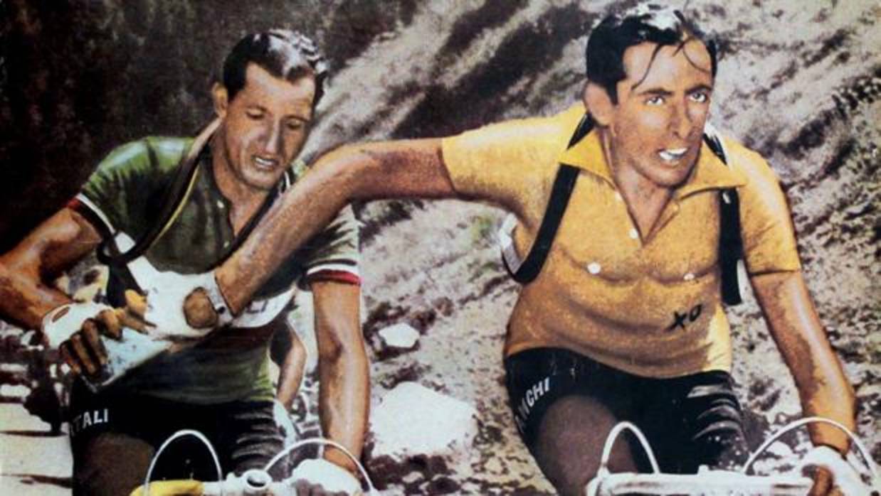 Mítica foto de Carlo Martini: Coppi le pasa el bidón de agua a Bartali (¿o fue al revés?) en una etapa del Tour