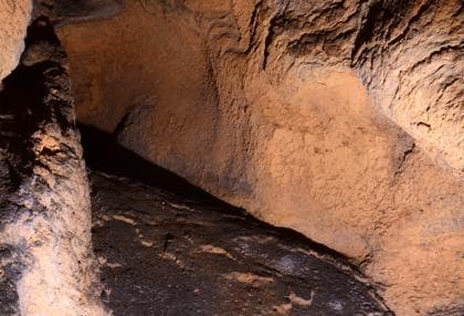 Hallan en una cueva de Rentería unos grabados paleolíticos únicos en la Península Ibérica