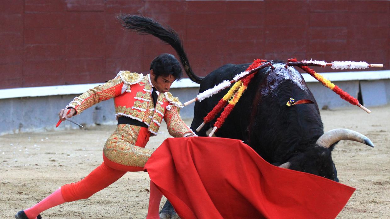 Paulita corta una oreja a los cuadris en Azpeitia