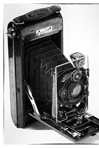Cámara Kodak de Eugen Gottmann con objetivo Carl Zeiss de 1910. Dicho objetivo lo ha adaptado Luis Hurtado para una cámara digital