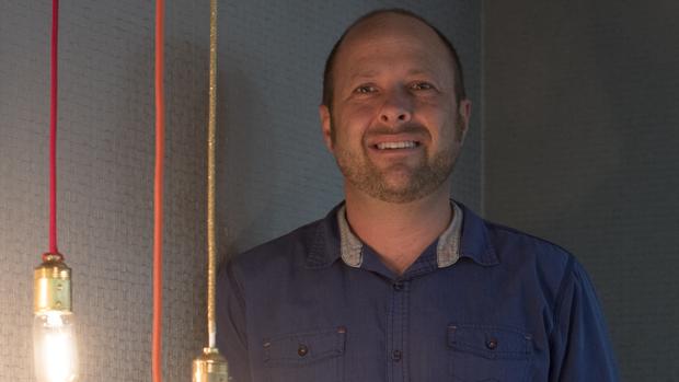 Jay Asher: «Gente con instintos suicidas dice que mi libro les hizo pedir ayuda»