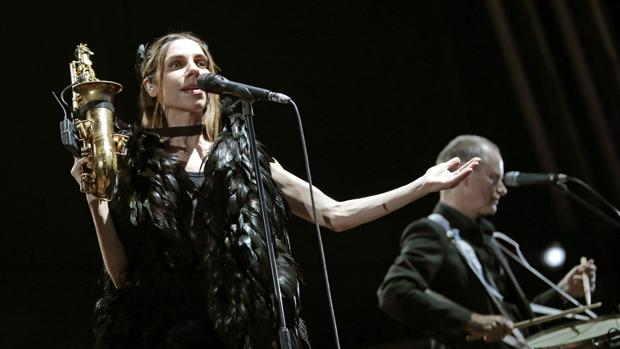 PJ Harvey se exhibe en su regreso a Barcelona