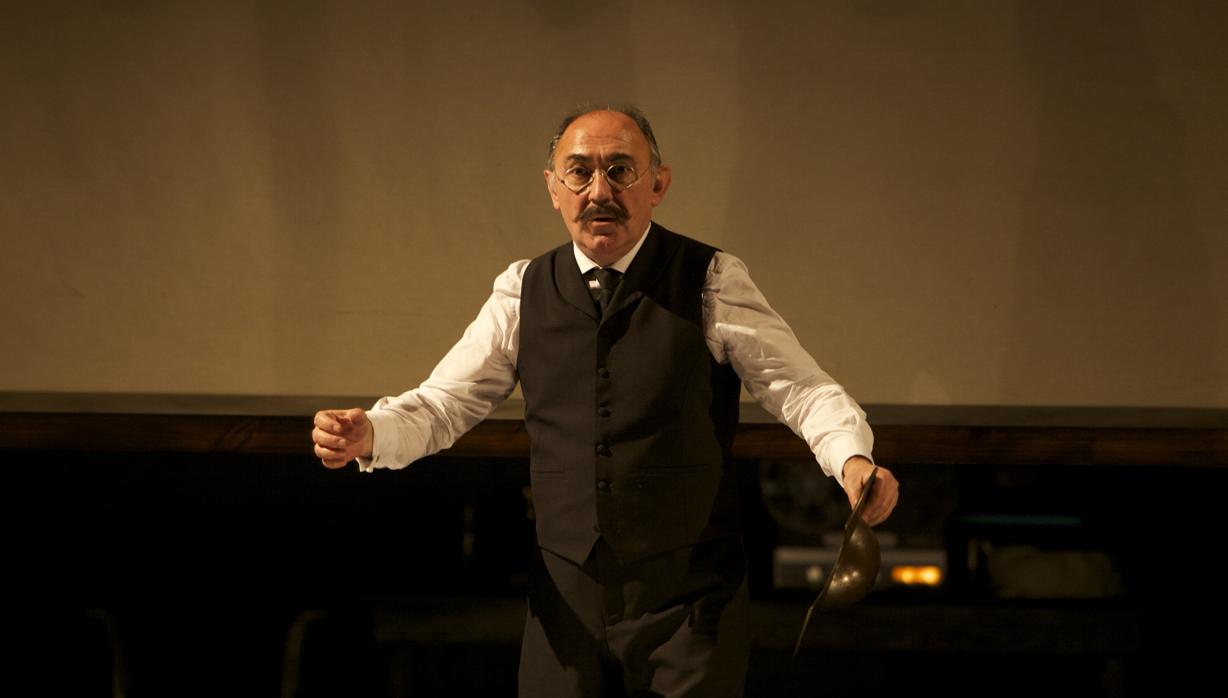 Arturo Querejeta, en una escena de la función