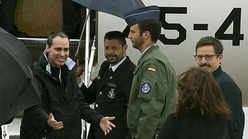 Momento en que los periodistas liberados llegan a España; en la imagen, Antonio Pampliega.