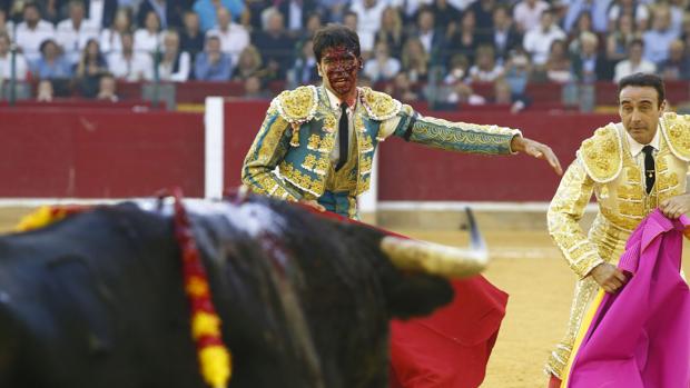 «Cayetano se dio cuenta de la seriedad de la cornada y nos transmitió serenidad al entrar a la enfermería»