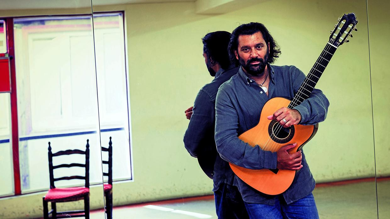 Josemi Carmona: «Los guitarristas nos fustigamos mucho»