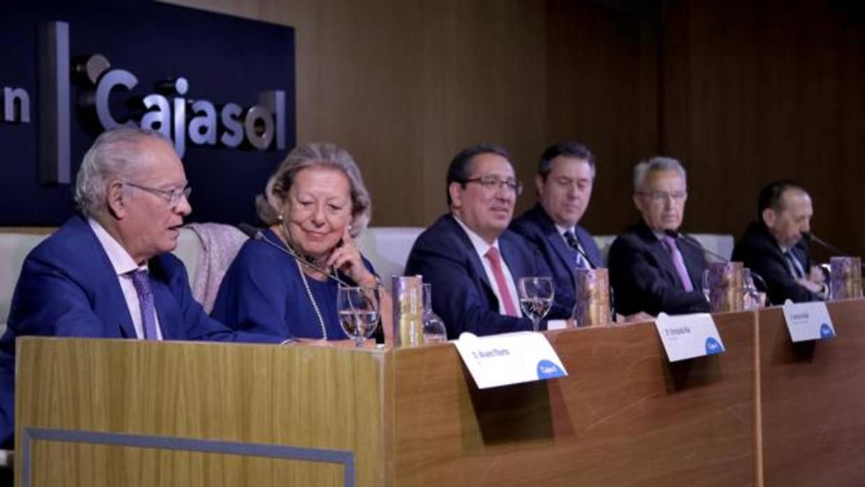 Presentación de «Apuntes sevillanos de ayer y hoy» en la Fundación Cajasol