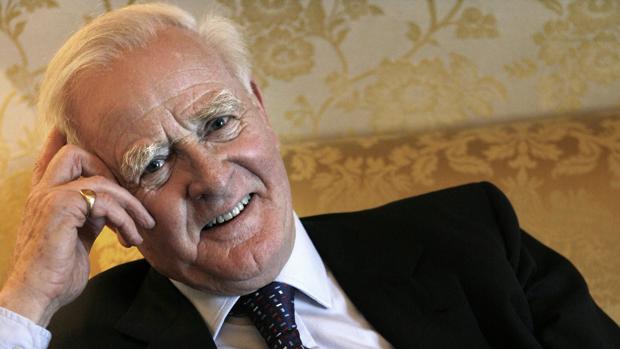 Le Carré llama a la resistencia contra Trump y los populismos en Europa