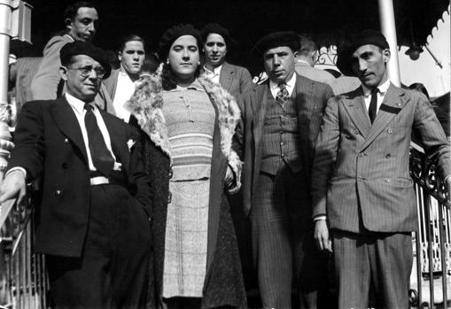 Hildegart Rodríguez junto con otros oradores durante un mitin socialista