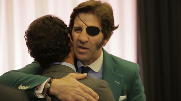 Padilla: «Cuando me vestí por primera vez de luces pensé que me lo quitaría un toro. Pido a Dios fuerzas para hacerlo»