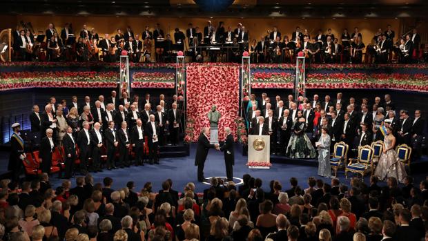 El Rey Carlos Gustavo de Suecia entrega hoy los premios Nobel