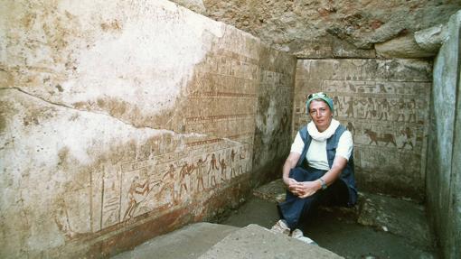 Carmen Pérez Die en una de las tumbas del yecimiento de Heracleópolis Magna