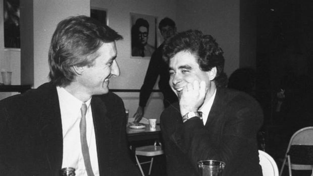 Jay McInerney (a la derecha) con Julian Barnes