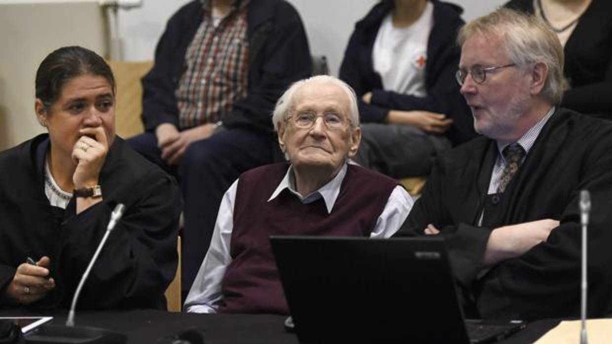 Oskar Gröning, en el banquillo de los acusados en la Audiencia de Lüneburg (Alemania) el 15 de julio de 2015