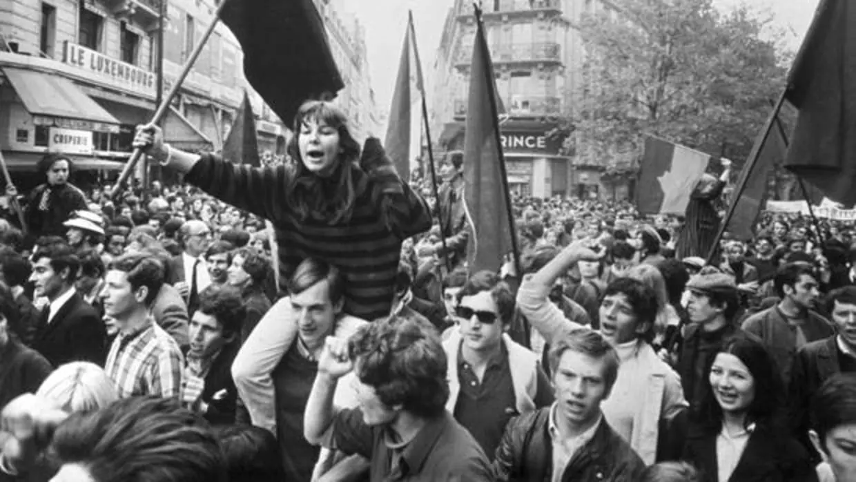 Un grupo de estudiantes, en una de las multitudinarias manifestaciones de mayo del 68